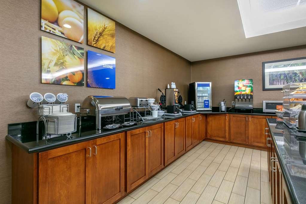 Comfort Inn & Suites Marion I-57 Restaurant photo